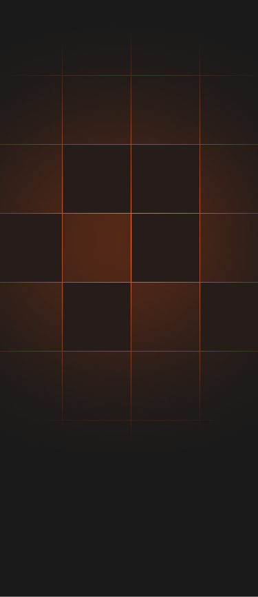 Fundo escuro com detalhes em laranja e com uma imagem de uma página web no site do flowix inclinada